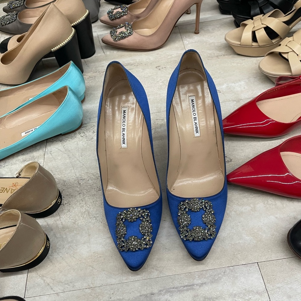 Manolo Blahnik HANGISI smooth satin fabric 105